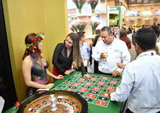 At the Furtune booth of Plantador, growers could win royalties.