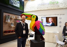 Ole Faarbaek Jensen of Innovaflora, with two commercial brands Verdissimo and Florever. First he was responsible for Verdissimo only but is now responsible globally. They now have 3 factories and 4 distribution centers and have become world’s largest preserved flower produce, explains Ole.