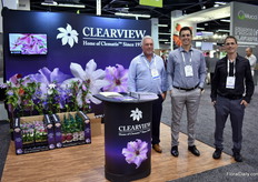 The team of Clearview a Canadian clematis propagator, producer and breeder. They are specialized in climbing plants and they will soon introduce new genetics. One variety, of a Japanese breeder, they have high expectations of is Taiga. Next to clematis, they are also playing around with wasabi. Next to cuttings, they are now also selling the finished product.