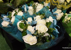 One of the concepts that is taking off really good at Rainforest is the Tropical Rose concept. This concept consists of 5 different greens , one painted and a rose.