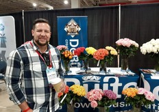 Juan Pablo Renjifo, DeRuiter sales manager showing their latest varieties.