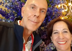 Dear old friends Jodi Whitekus from Golden Flowers and Lourdes Reyes from BloomyPro. Both have many years of experience in the cutflower business.