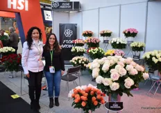 Gloria Guachamin and Vanessa Roman of Flor Aroma, an Ecuadorian rose farm that grows 70 varieties of standard roses on 50ha. To the show, they brought their 20 new varieties. Europe is their biggest market.