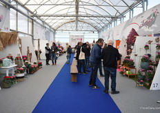 Cyclamen around the world. Each booth that is decorated with cyclamen represents a country.