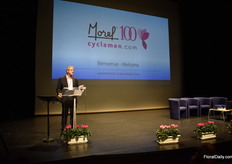 Guy Schertzer opening the Conference afternoon.