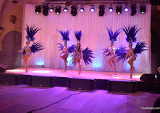 Every now and then, the guests were treated on a dance.