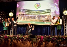 The Danziger team out of Isreal represented Guatemala and congratulates the team of Danziger Guatemala on a very special way.