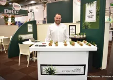 Manfred Robert of Liriope Factory. This US company, exhibiting at the SUSTA booth, supplies rooted cuttings of liriope and supplies them mainly to the US and Europe. For liriope, the European market continues to increase.
