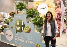Daniela Navarro of Selecta one the cut flower part of the Selectra one booth. Kiwi is large promoted, this variety is growing in demand year-on-year.