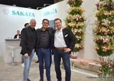 Menno Straver, Bob Leek and George Kester of Sakata with the Lisianthus Alissa in the back. These lisianthus has large fringed flowers and have a long shelf life.