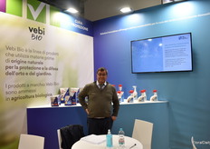 Cerini Elio of Vebi Bio, presenting their pesticide free products that treat and protect plants.