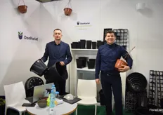 Waldemar Kochanski and Lukasz Sztraf showing off DonKwiat's nursery pots.