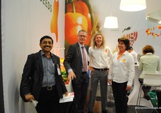 Westland Seeds with a very enthousiastic, unknown guest. Jacob Vandenbosch, Iwan van Vliet, and Astrid Bloemen