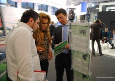 Case Packing Systems Joan Berkvens informing visitors