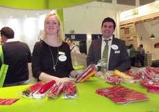 "Martine Boekestein and Florent Rezeau are proud to present the Sweet Palermo. Florent: "It is a very smooth pointed pepper with a surprisingly sweet aroma and a so bite which scores very highly in taste tests. This new product marks a real innovation which is set to take the pepper category to the next level."