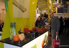 Can't resist the Enza Zaden snacking tomatoes!