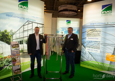 Jens Schafer and Christoph Beyer with FVG Euro show the 8 layer foil with lifelong EVO AntiTau (AntiFog), which is developped for tunnels, and in addition to being used a lot ins trawberries, also can be used with melon crops.