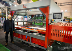 Da Ros launched their new TP-24 with a capacity of up to 24.000 plants per hour: a transplanting machine equipped with new software that can work with different trays to make mix during transplanting and improved grippers without brushes for improved hygiene. They expect the demand to be high in the US market. In the photo Valter Gabriel.