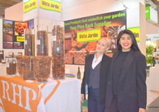 Myriam Zavalla and Sara Garrado from Vista Jardin