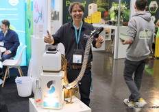 Ansgar Bergau (Bioline Agrosciences) cannot believe his luck with the launch of Sprayvent. Sprayvent is specially designed to spray Phytoseiulus with precision and effectiveness. Sprayvent meets the need of integrated crop protection and provides effective, uniform and rapid dispersal of predatory mites. This results in optimal crop protection.