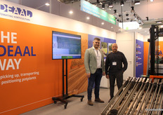 Koen Lemmen and Hans Swinkels (Ideaal). At Ideaal, the full focus today is on machinery for horticulture. 