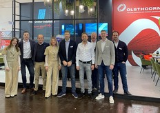 Team photo in front of PDI and Olsthoorn's stand, from which HAWE's stand was also not far away.