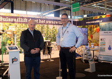 Wiel Nies, inventor of the Tube Rail Lift, and Henk Bonekamp (Technique Afrique).