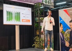 Vincent van der Gaag (Dutch Lion) on the stage of the WHC pavilion.