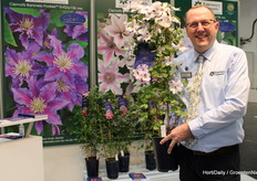 Andy Jeanes, Raymond Evison Clematis shows off the Eliza. Easy to grow, with flowers that stay beautiful for a long time