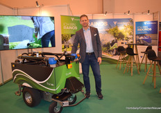 Martin Sues with the Rainos Machine