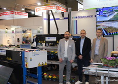 Brothers Valentine and Miguel de Graeve together with Maarten Acke (Degramec) between the two latest innovations the Degraplace and De Rollo.