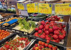 Hey, we just saw those tomatoes hanging in greenhouses next door. Fresh from Voorne sells them locally.