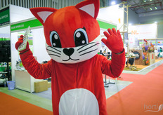 Green Powers grows passion fruit, coconut, pomelo and mangoes. The company is exporting. This is the company's mascotte.