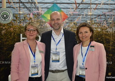 Vera Bouklakova, Paul van der Valk and Olga Danilova. Modern growlights have a big impact on greenhouse growing in Kazachstan. Paul will speak about this in his presentation.