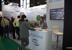 Nicely busy at the Agro-Mayak/Delflandasia booth.