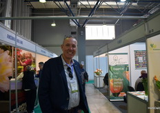 Perivar Braat with Dümmen Orange.