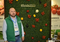 Vladimir Sokolov with Rinda, distributeur for De Ruiter.