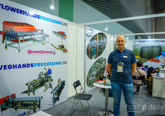 Christian Oosterlaan with Pack TTI shows the Flowerhands and Veghands processing lines, of which recenlty the first ones have been installed in Vietnam - we'll keep you updated. They also represent sister company Weber Cooling and they are present with their local partners Thien Loc Phat.