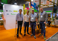 Berend van Iterson, Cees Dekker en Lennart Hendriks, Dekker Chrysanten, visit Robert van der Knaap, Big Dutchman