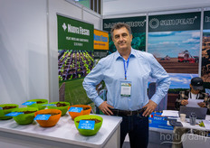 Vincenzo Sardine with Nuova Flesan, offering peat moss from the Baltic regions