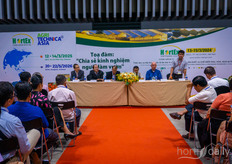 Discussing export options in Vietnam