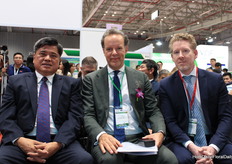 Tran Thanh Nam Vise Minister of Agraculture in Vietnam, Daniel Stork Consul general in Ho Chi Minh City Vietnam and Kuno Jacobs with Nova Exhibitions