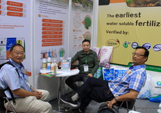 Francis Choo with FC Sevices SDN BHD, Peter Lee Keqianc with Heebei Monband (soluble fertilizer) and Eric Choo, Maychochist
