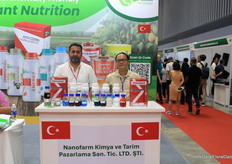 Savas Guven with NanoFarm Fertiliser and Nguyen Dinh Hoang of Cong Ty Tnhh Phan Bon