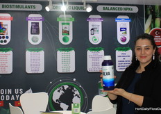 Ayca Caylak with Unikeyterra showing fertilizer