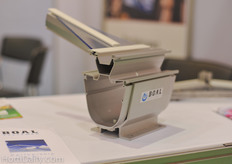 It is a bit too early for high end greenhouse systems like these for most of the growers in Asia, however it is still important that they are getting to know the possibilities of modern greenhouse techniques.