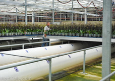 Underneath the tables are air tubes that are connected to a Priva ClimateOptimizer for cooling and heating