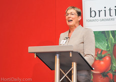 Chairman of the Horticulture Innovation Partnership Mary Bosley shared the HIP's vision and goals and the background of the partnership; funding innovation, growing science and improving business. Next to this Mary Bosley high lighted the funds that will become available in UK's new Agri-Tech Strategy, in which HIP will fully engage. There is 70 + 90 million Pounds available.