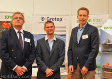 Bob Strangward and Vincent Kuijvenhoven from Grodan with grower Richard Bezemer from Cleveland Nurseries in the middle.