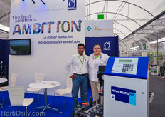 Alfredo Morales Vazquez together with a colleague from Priva Mexico